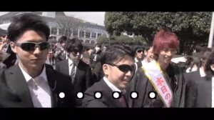 はじめしゃちょー、髪を真っ赤にし卒業式へ!大学も特定!!14